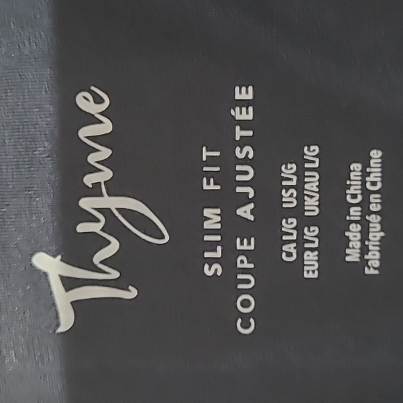 Thyme women's size large blurle jeans long shorts/carpis - Picture 2 of 5